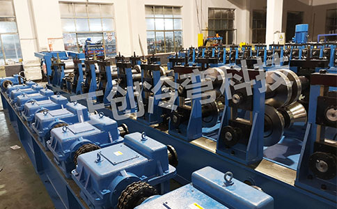 重卡汽車(chē)車(chē)廂板生產(chǎn)線